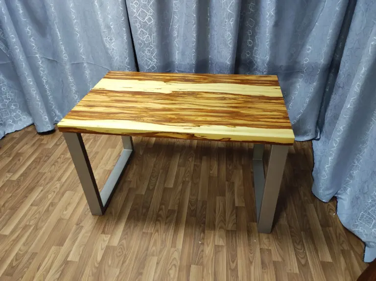 Лофтовый стол из шпона Марблвуд